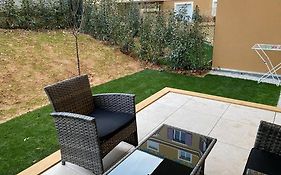 Deux Pieces Moderne Et Chaleureux