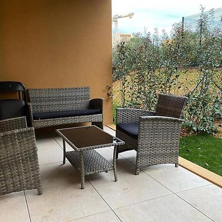 Appartamento Deux Pieces Moderne Et Chaleureux Saint-Laurent-du-Var Esterno foto