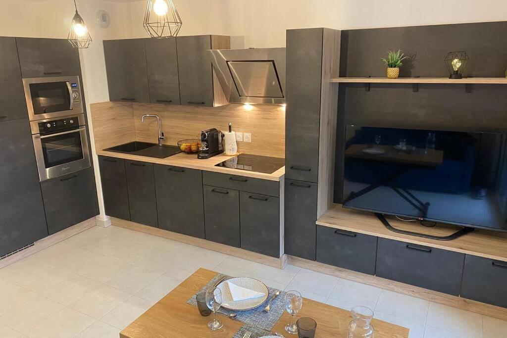 Appartamento Deux Pieces Moderne Et Chaleureux Saint-Laurent-du-Var Esterno foto